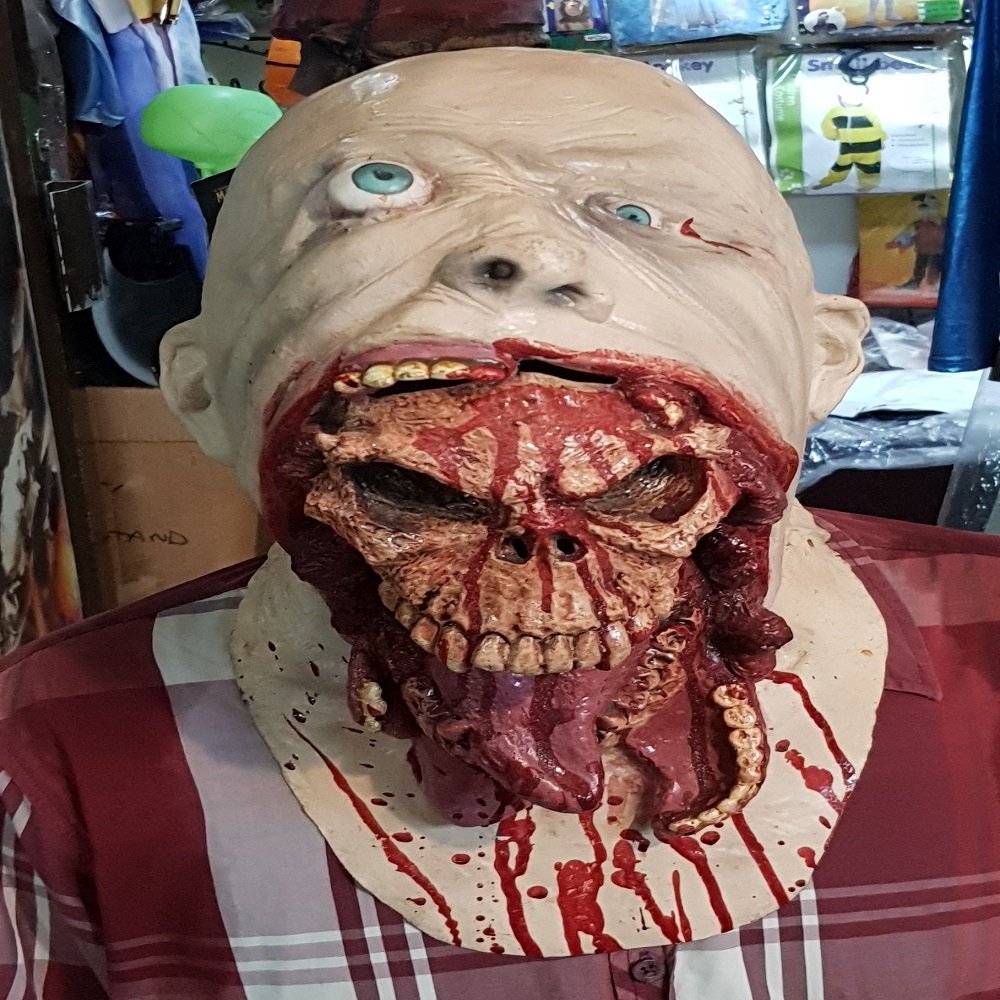 Halloween Super Deluxe Latex Full Mask. - Image 3