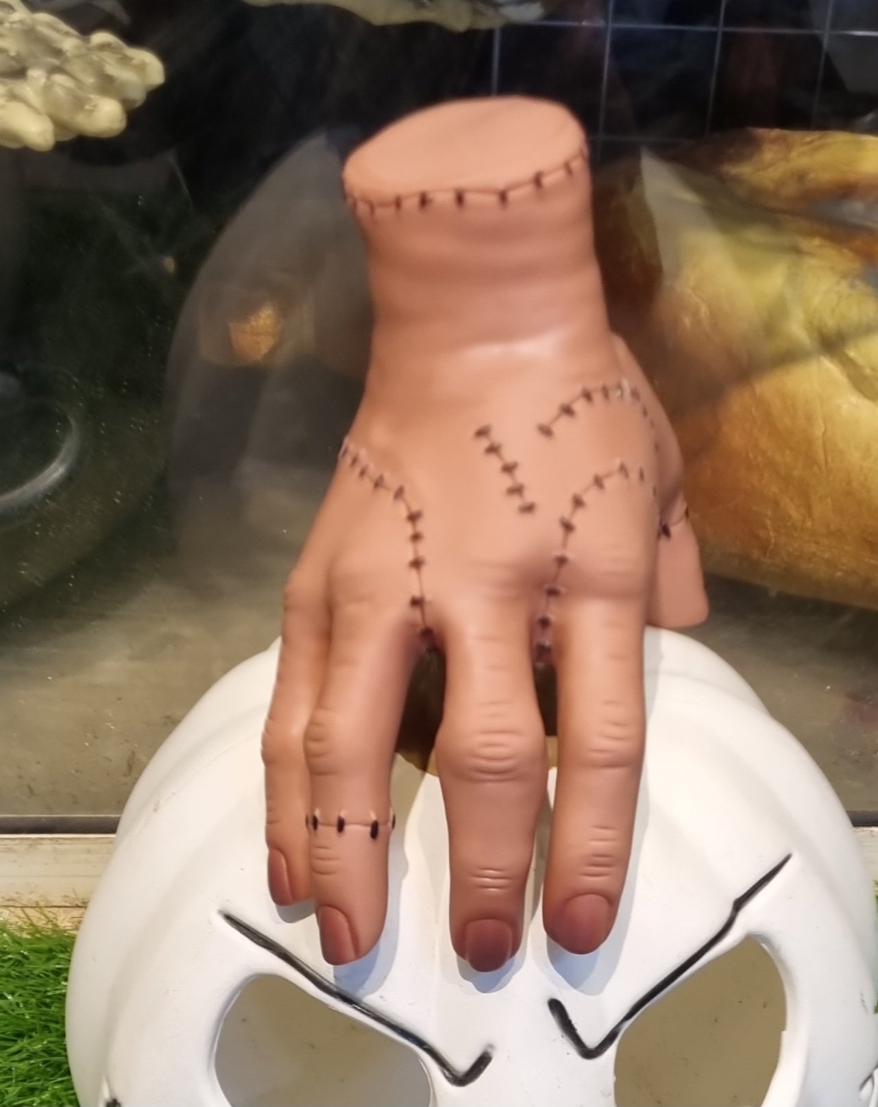 Wednesday Addams Family Thing Hand, Cosplay Hand by Addams Family, Fake Hand Toys Scary Props Halloween Decorations Prop Movie - Image 2
